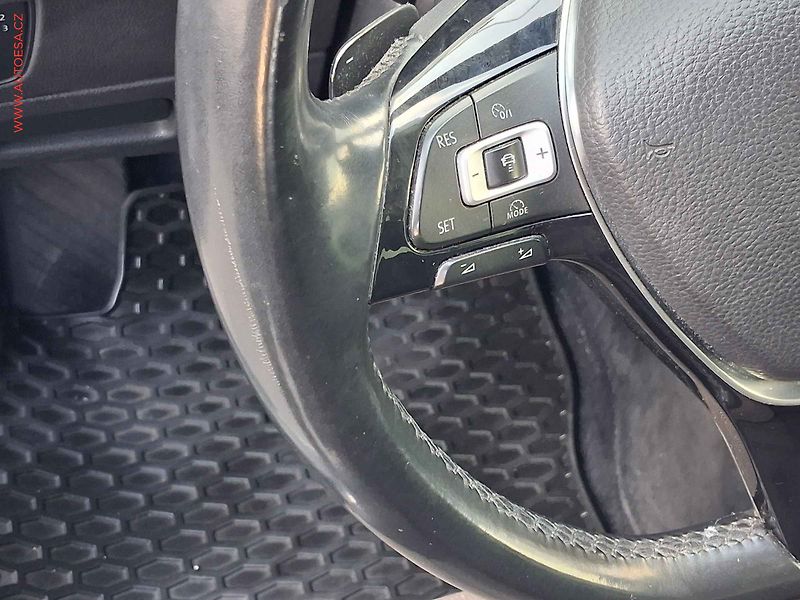 Volkswagen Passat (2017) 2.0TDi, DSG, navi - fotka 14 z 21
