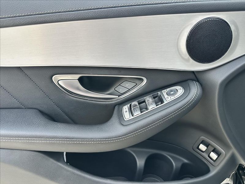 Mercedes-Benz GLC 220d 4MATIC - fotka 12 z 13