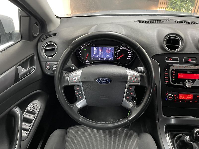 Ford Mondeo 1.6 i 118kW ČR SERVISKA  - fotka 22 z 25