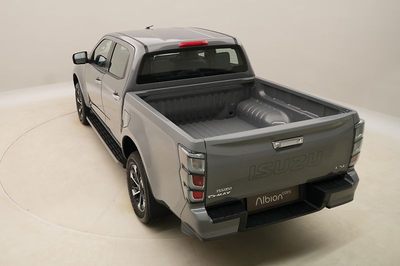 Isuzu D-Max (2026) Double Cab 2,2l LSE 4x4 AUT - fotka 9 z 35