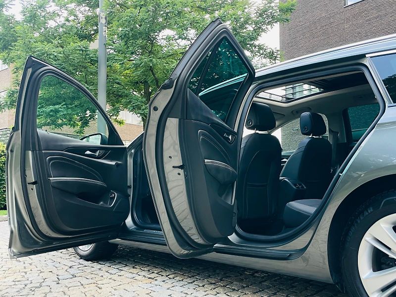 Opel Insignia 2.0CDTi KAMERA SERVISKA TAŽNÉ - fotka 24 z 55