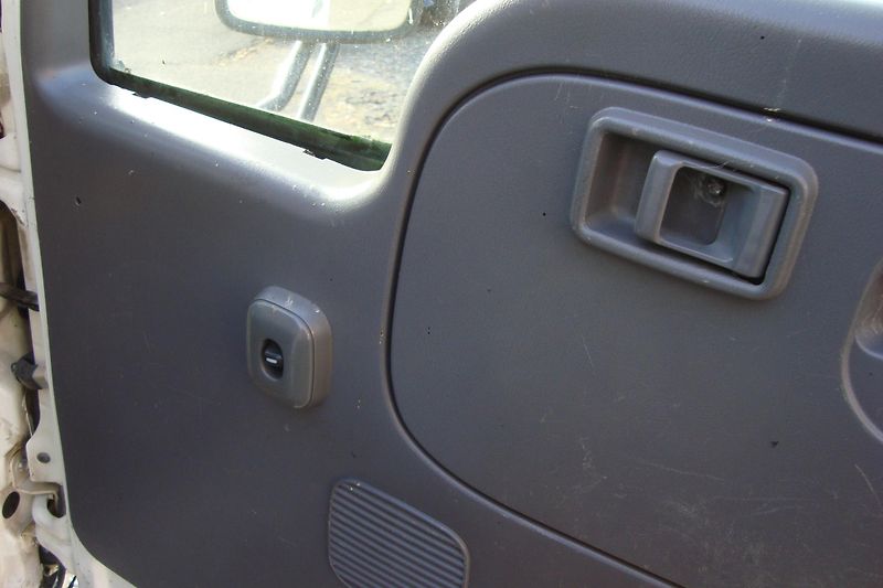 Nissan Cabstar (2003) 3.0TDi,88Kw,6-míst,STK+ME 9/28 - fotka 38 z 53
