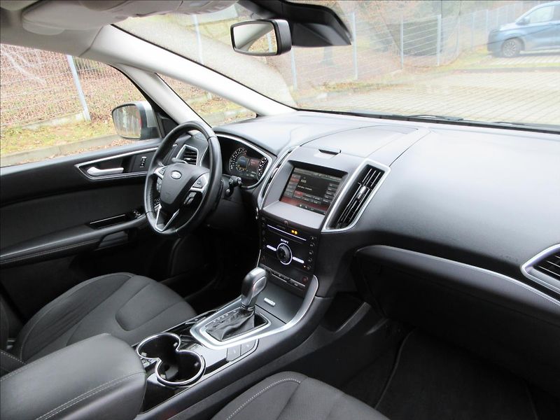 Ford S-MAX 2,0 TDCi 132Kw, 4x4, 7míst, No - fotka 14 z 34
