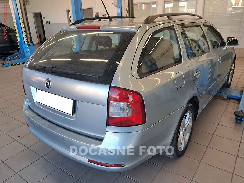 Škoda Octavia (2011) 1.6 TDi - fotka 2 z 3