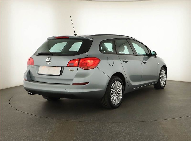 Opel Astra (2013) 1.4 T, Tempomat - fotka 5 z 12