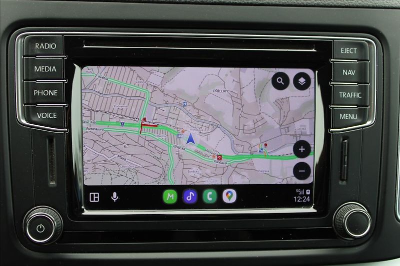 Volkswagen Sharan 2,0 TDI  NAVIGACE,TAŽNÉ - fotka 15 z 33