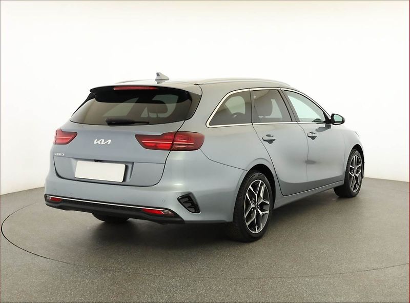 Kia Ceed (2025) 1.5 T-GDI - fotka 5 z 21