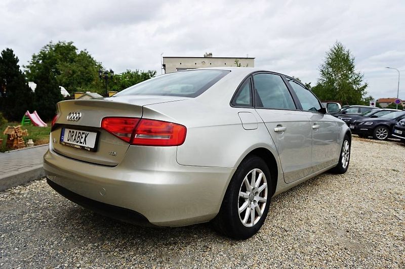 Audi A4 (2012) 2,0 TDI 105 kW - fotka 4 z 32