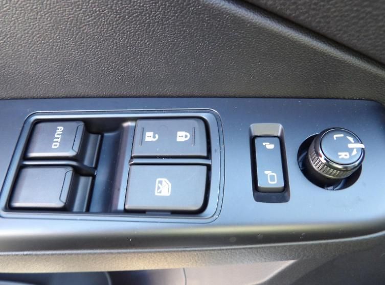 Isuzu D-Max (2026) LS 2.2L 163K 4x4 8st. A/T - fotka 19 z 28