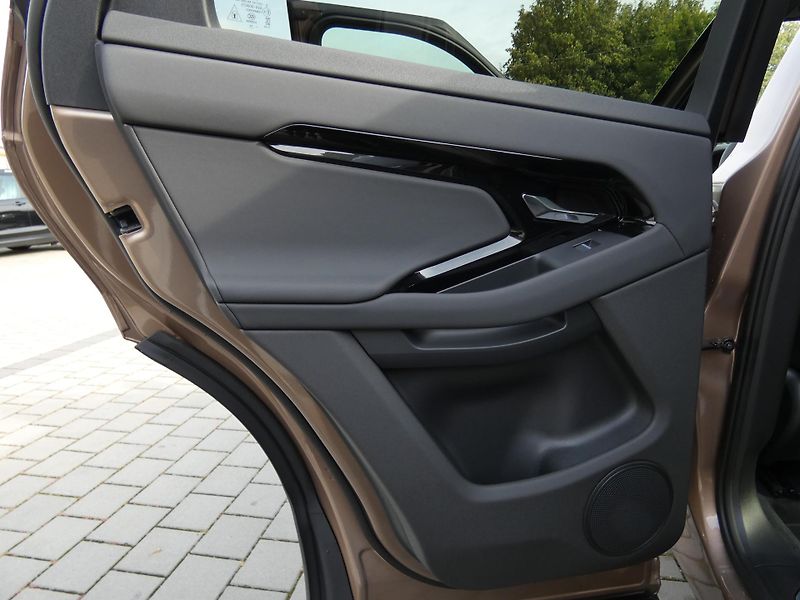 Land Rover Range Rover Evoque (2026) S D165 AWD automat    - fotka 19 z 40