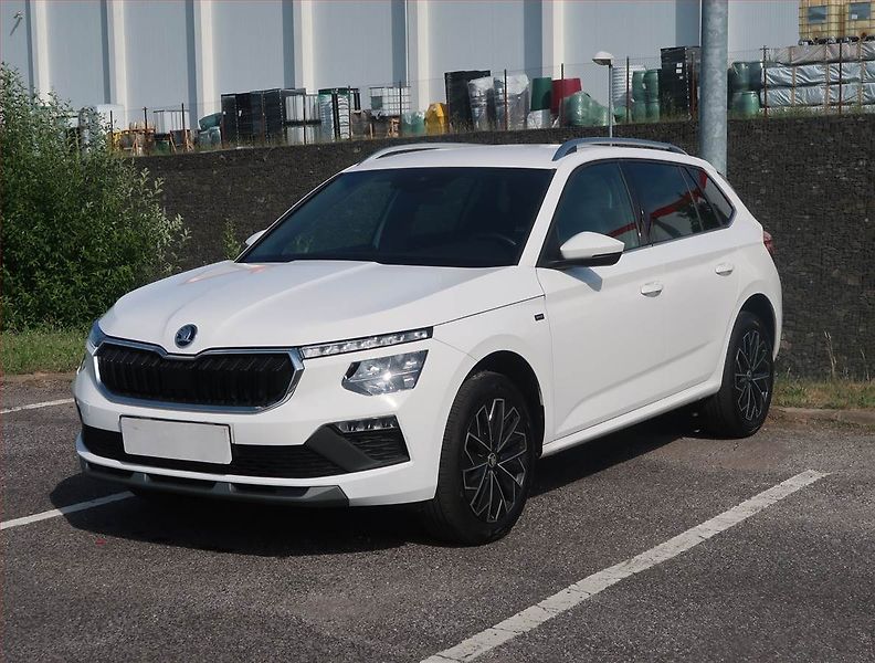 Škoda Kamiq (2024) Drive 1.0 TSI - fotka 2 z 17