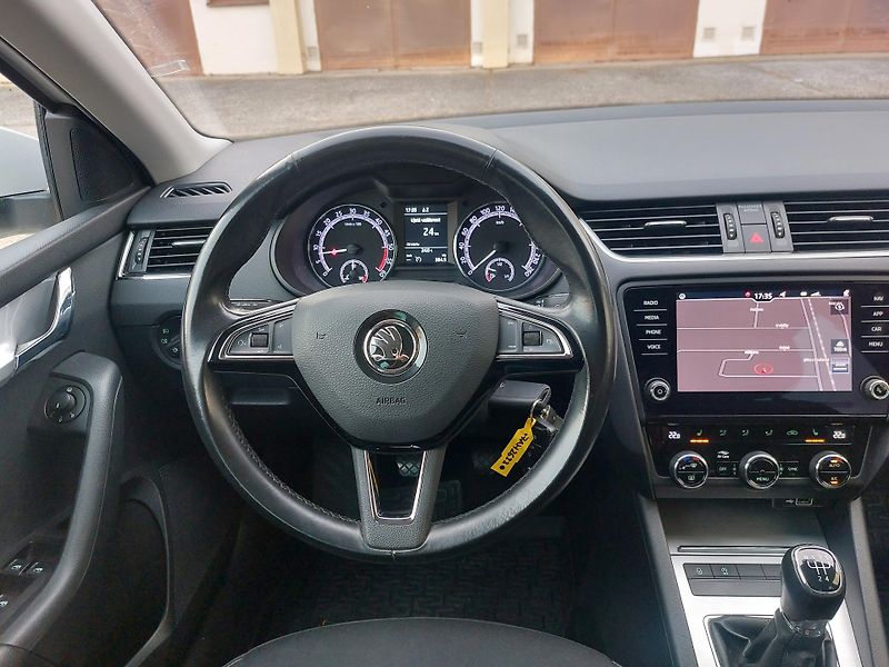 Škoda Octavia 1,6 TDi 85kw Ambition ČR Nav. - fotka 12 z 18