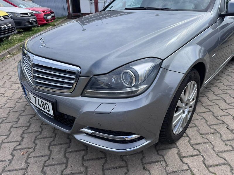 Mercedes-Benz Třídy C (2011) 200 1,8 CGI 135 KW ROZVODY - fotka 10 z 50