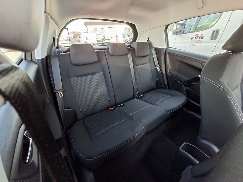 Peugeot 208 ACTIVE 1.2 PT 82k M5 - fotka 6 z 22
