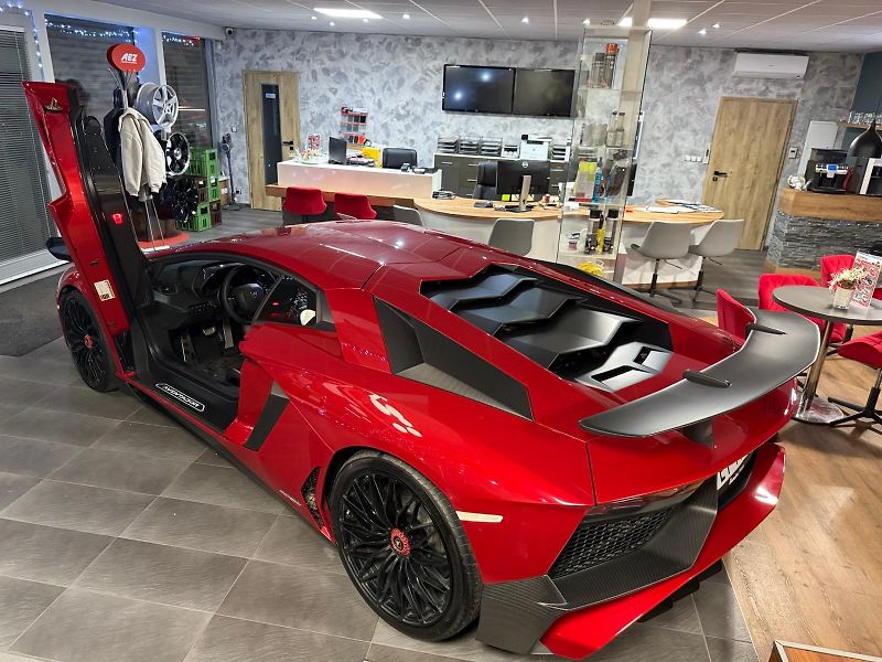 Lamborghini Aventador (2018) LP 750-4 SV Superveloce, LIFT - fotka 5 z 12