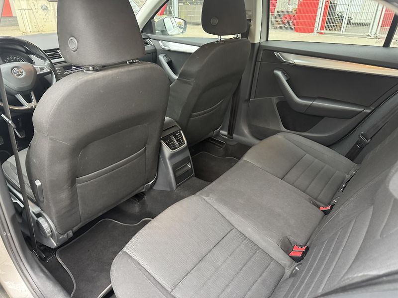 Škoda Octavia (2013) 1.8 TSI 132kw ČR - fotka 12 z 18
