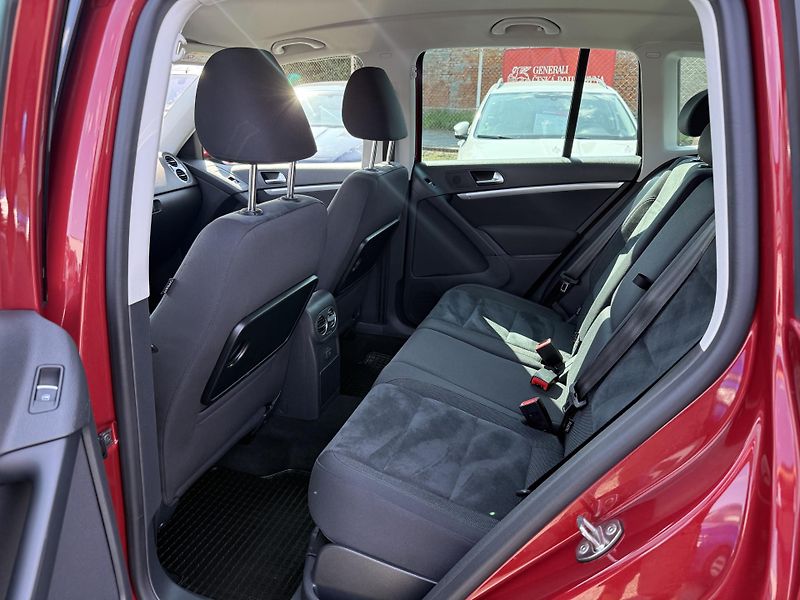 Volkswagen Tiguan 1.4 TSI SPORT & STYLE 92KW - fotka 9 z 13