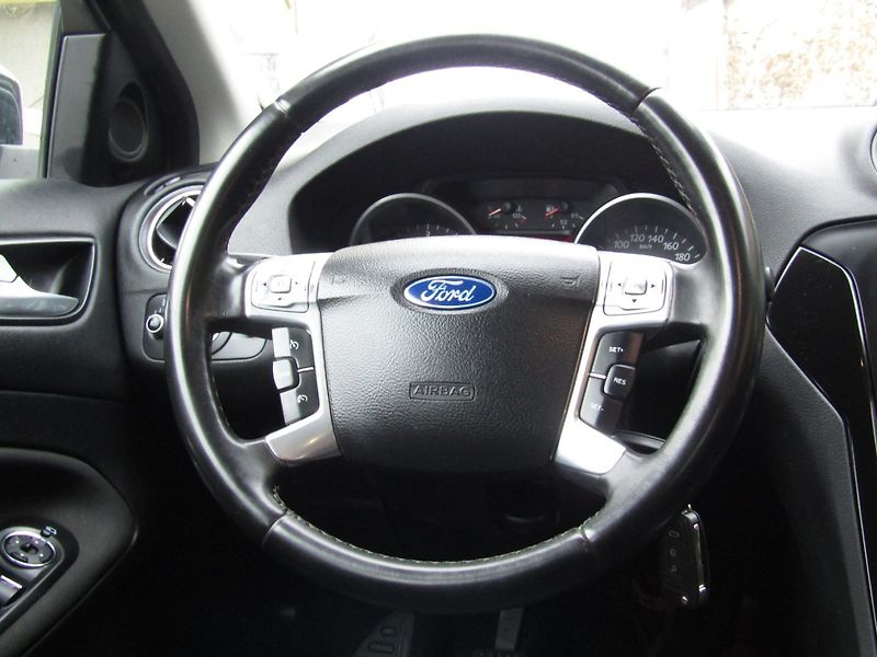Ford Mondeo (2011) 1.6 TDCi 85kW - fotka 16 z 45