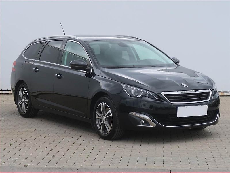 Peugeot 308 (2016) 1.2 e-THP, Serv.kniha - fotka 1 z 17