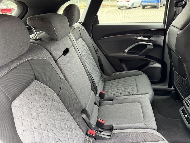 Audi Q5 (2026) TDI 150kW 4X4 S-LINE R20 3D!!! - fotka 29 z 54