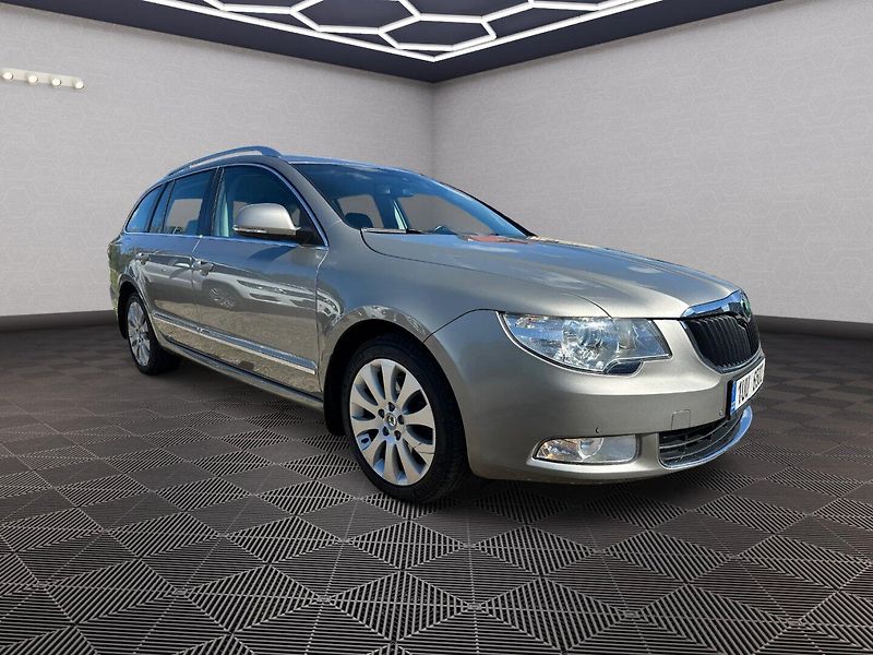 Škoda Superb (2011) 2.0Tdi 103kw - fotka 1 z 29