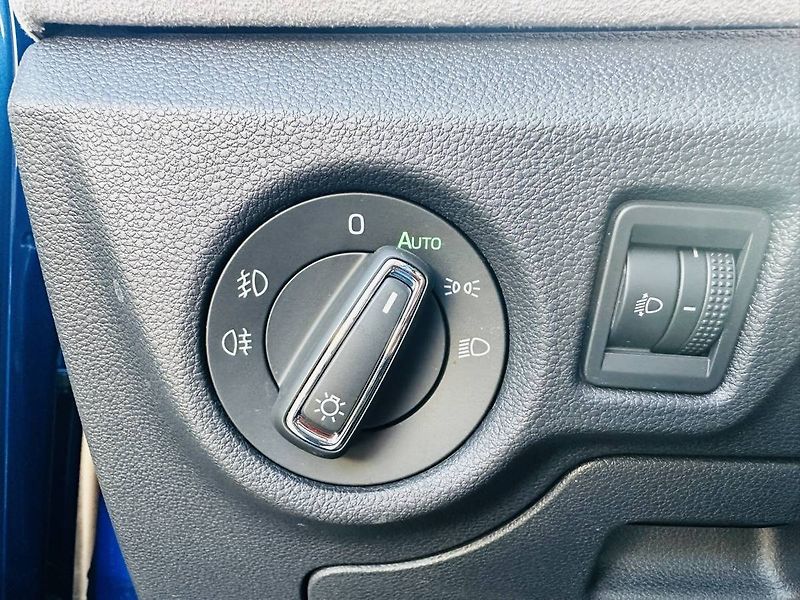 Škoda Kamiq Top Selection 1,0 TSI 85kW MT6 - fotka 19 z 29