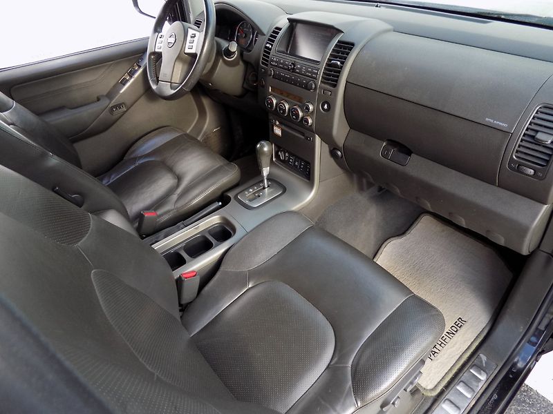Nissan Pathfinder (2008) 2.5DCi/4x4/7.Míst/ - fotka 16 z 37