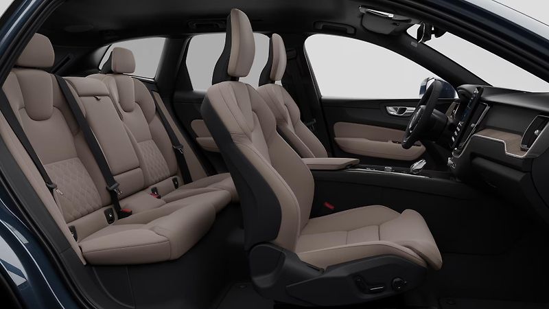 Volvo XC60 (2026) B5 AWD AUT BRIGHT PLUS  - fotka 4 z 12