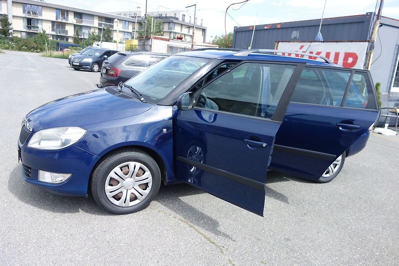 Škoda Fabia 1,2TSi 77 kW DSG !!! Servisová - fotka 15 z 30
