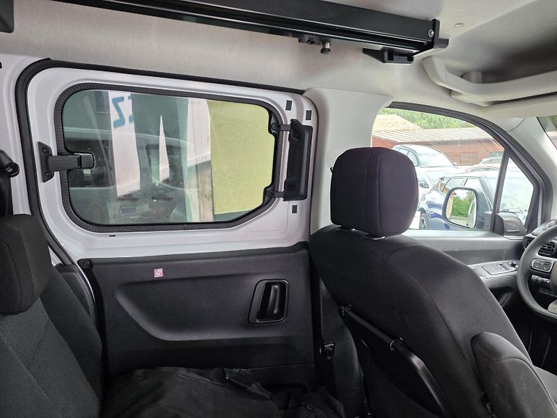 Toyota ProAce City 1.5-1.MAJ-V ZÁRUCE-DPH-TAŽNÉ - fotka 15 z 16