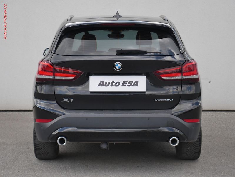 BMW X1 (2020) 2.0D 2.0 xDrive18d, ČR, AT - fotka 5 z 17