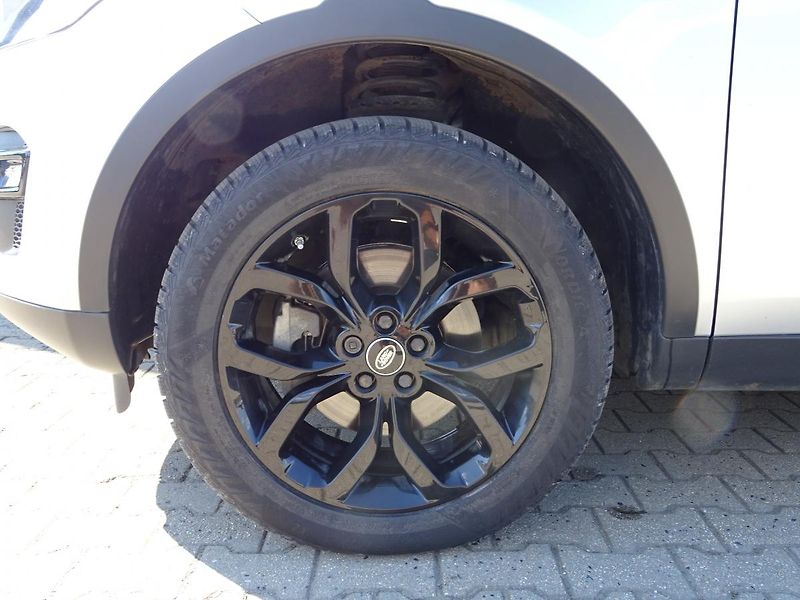 Land Rover Discovery Sport (2016) 2.0 TD4 HSE AWD AUT - fotka 47 z 52