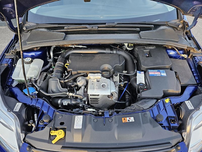 Ford Focus 1.0 92kW,VÝHŘEV,2xKOLA,SERVIS - fotka 47 z 64