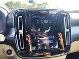 Volvo XC40 D3 2.0D Momentum Pro AT - náhled 21