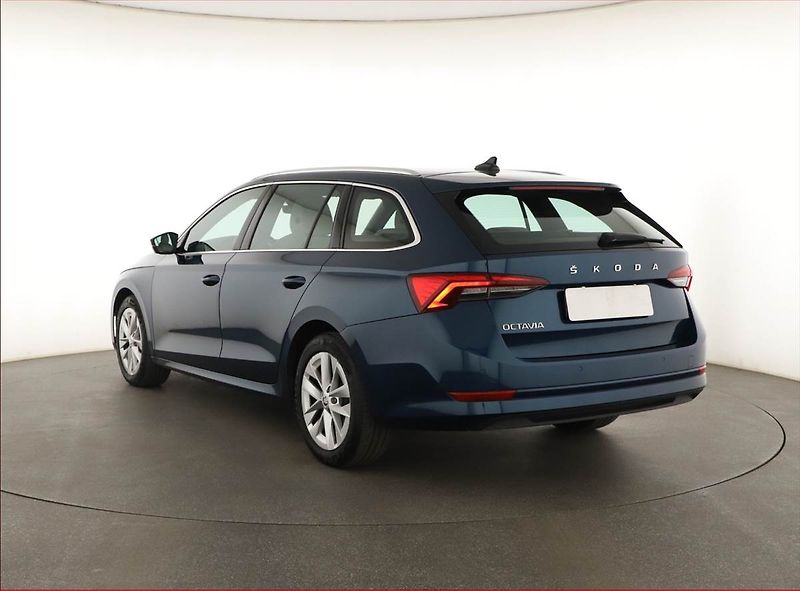 Škoda Octavia (2021) Style 1.5 TSI, ČR,1.maj - fotka 4 z 16