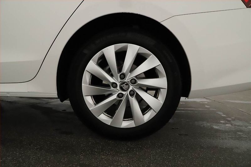 Škoda Octavia (2025) 1.5 eTSI mHEV, SELECTION - fotka 20 z 20