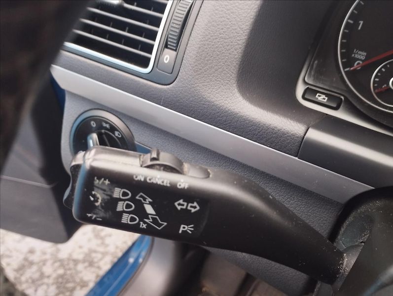 Volkswagen Touran 1,6 TDi - fotka 13 z 15