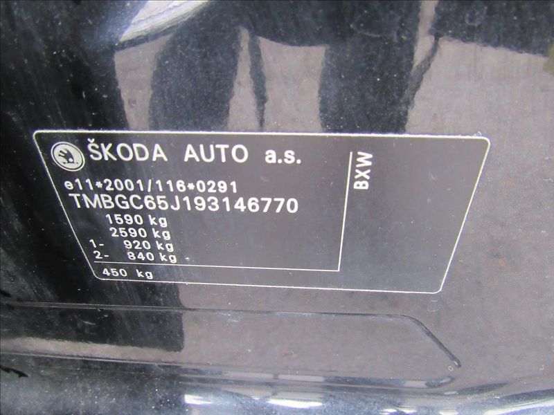 Škoda Fabia 1,4 16V 63kW Style Combi - fotka 25 z 26