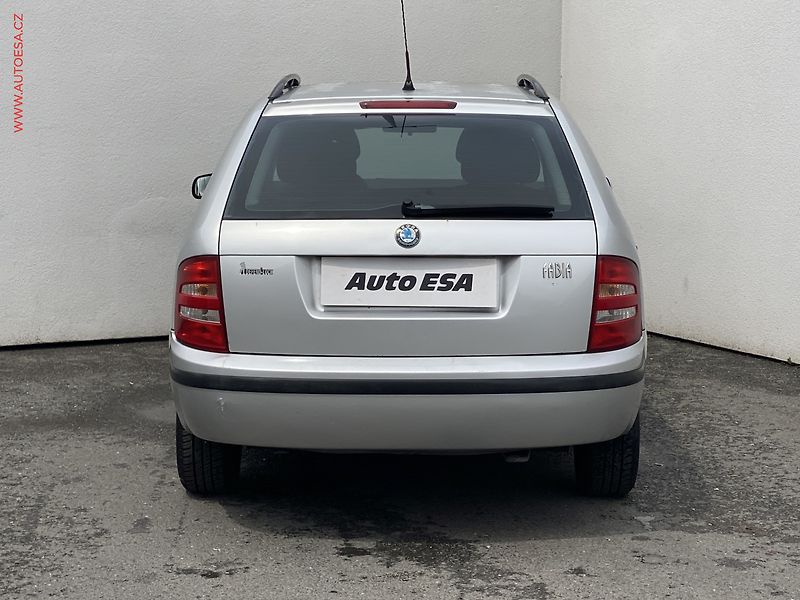 Škoda Fabia (2004) 1.2 12V, ČR, STK4/28 - fotka 5 z 14