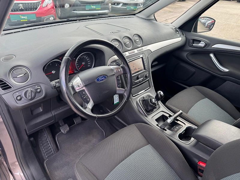 Ford Galaxy - fotka 7 z 13