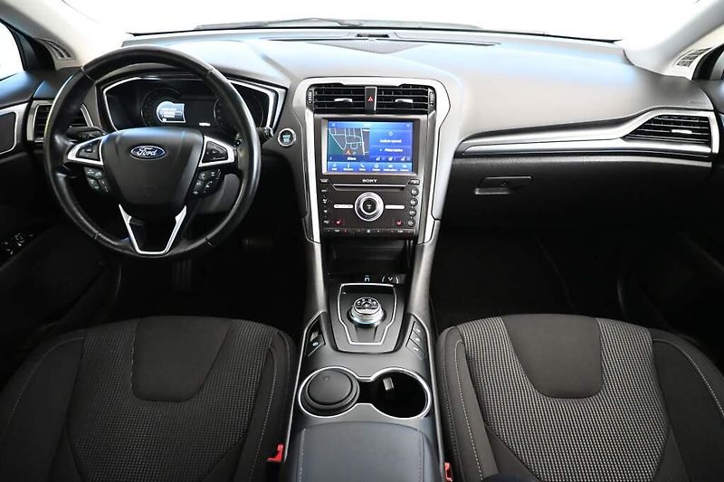 Ford Mondeo (2020) 2.0 140 KW LED ACC SONY Tažné - fotka 12 z 41