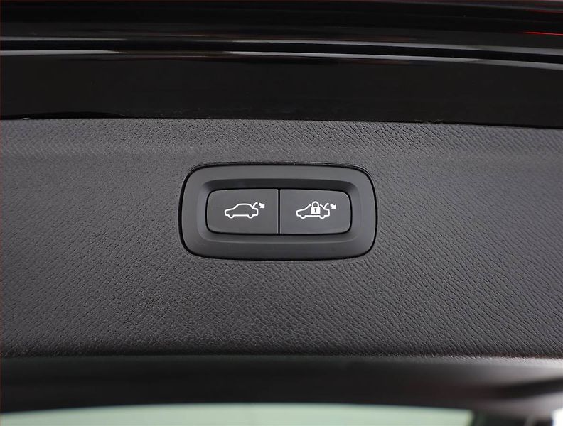 Volvo XC90 (2023) B5 AWD - fotka 18 z 20
