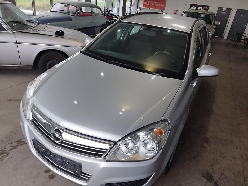 Opel Astra (2008) 1.6i,85kW,KLIM. - fotka 2 z 25