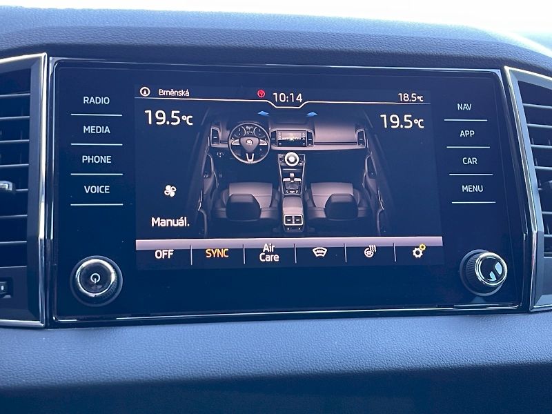 Škoda Karoq (2019) 1.5 TSI 110 kW DSG Style Plus - fotka 20 z 35