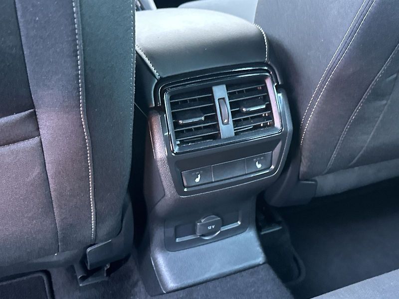 Škoda Karoq (2026) 1.5 TSI DSG Sportline - fotka 26 z 37