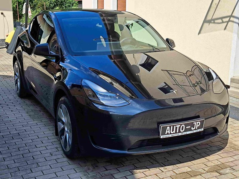 Tesla Model Y (2023) RWD LED ACC 19ALU NAVI - fotka 2 z 11