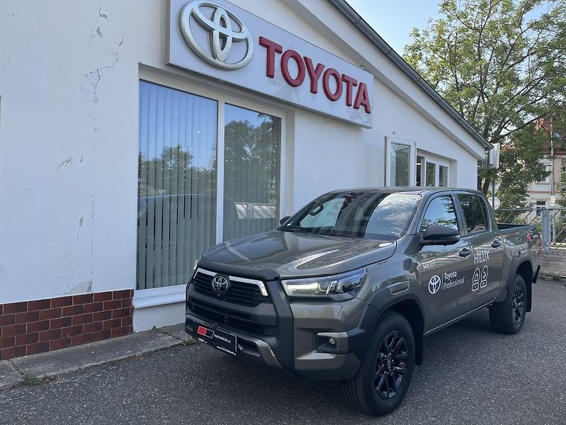 Toyota Hilux 2.8L Diesel  6 AT Invincible - fotka 1 z 29