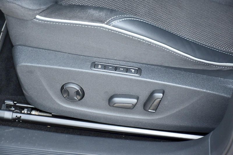 Škoda Enyaq (2025) 85 Sportline 210kW ADVANCED Pa - fotka 27 z 35