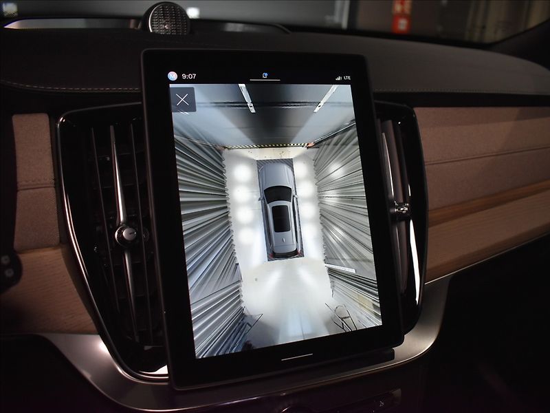 Volvo XC90 2,0 T8 AWD Ultra B&W,Ventilace - fotka 21 z 30