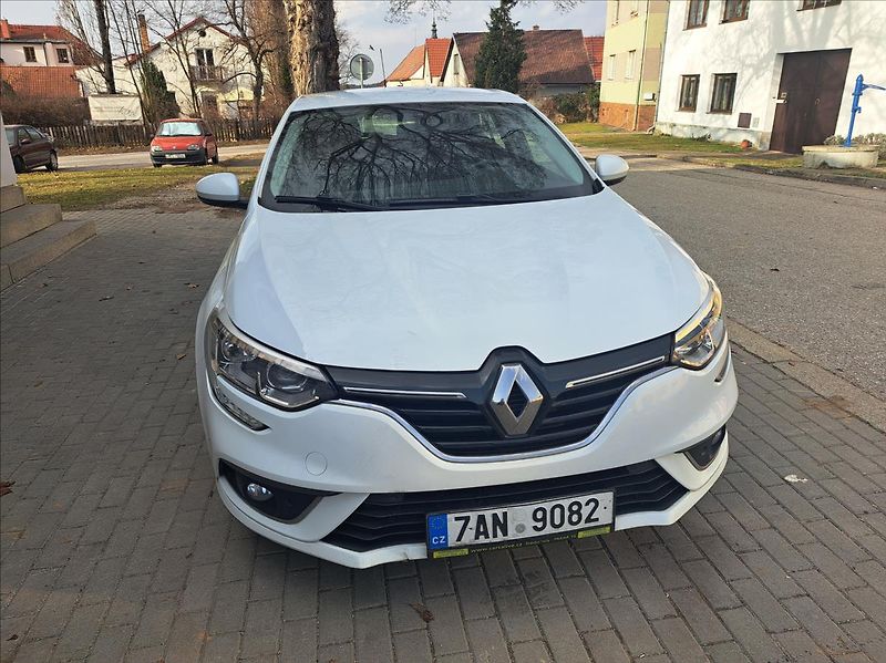 Renault Mégane 1,5 dCi - fotka 2 z 38
